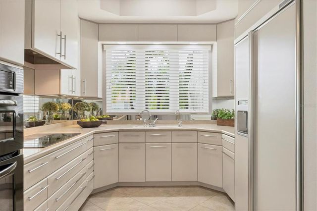 4177 ESCONDITO CIRCLE, Sarasota, FL 34238