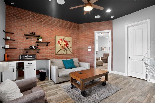 13302 Enchanted Way Drive, Montgomery, TX 77356