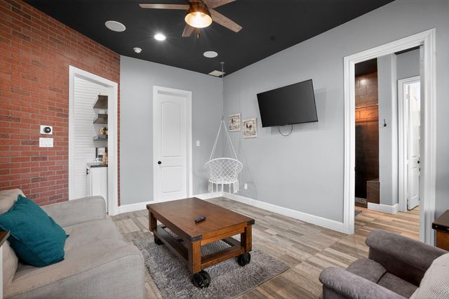 13302 Enchanted Way Drive, Montgomery, TX 77356