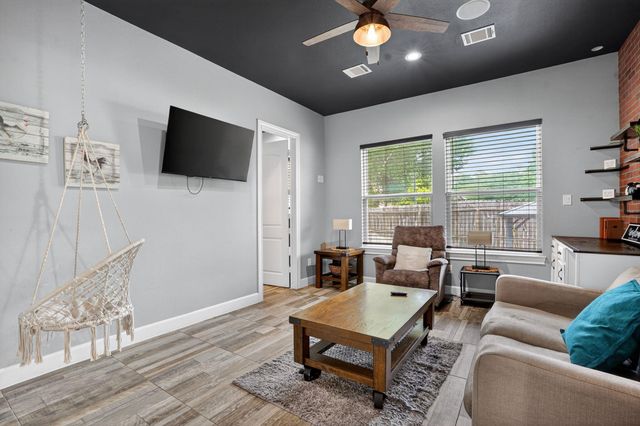 13302 Enchanted Way Drive, Montgomery, TX 77356