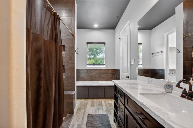 13302 Enchanted Way Drive, Montgomery, TX 77356