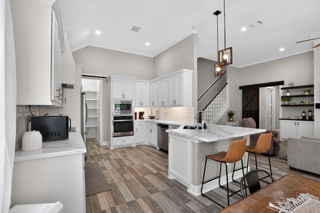 13302 Enchanted Way Drive, Montgomery, TX 77356