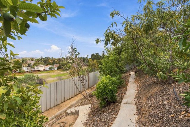 1764 Deavers Dr., San Marcos, CA 92069
