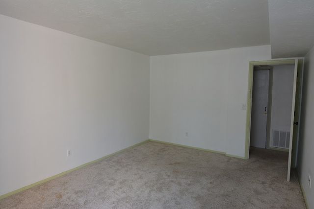 36 Shrewsbury Green Dr E, Shrewsbury, MA 01545