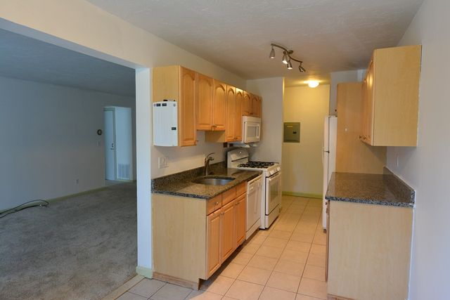 36 Shrewsbury Green Dr E, Shrewsbury, MA 01545