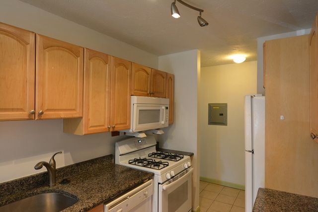 36 Shrewsbury Green Dr E, Shrewsbury, MA 01545