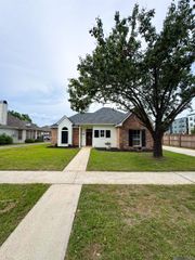 10467 Springcrest Dr, Baton Rouge, LA 70810