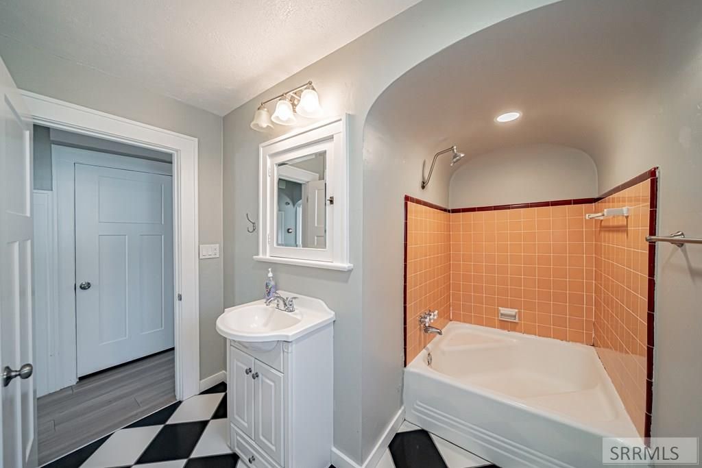 Image 13 of property listing at 127 8th Street, Idaho Falls, ID 83401