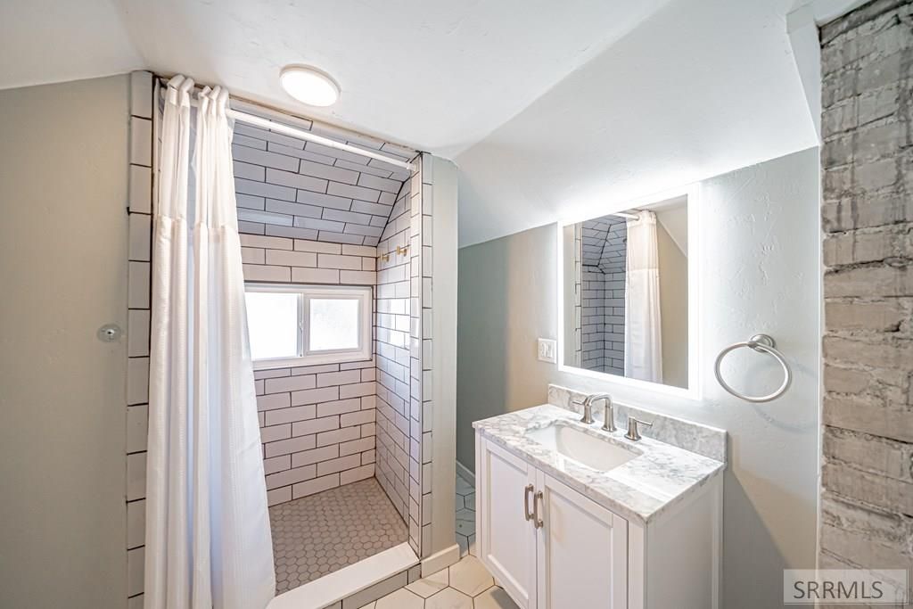 Image 21 of property listing at 127 8th Street, Idaho Falls, ID 83401