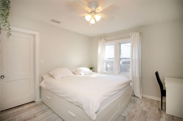 1547 35TH AVENUE N, St Petersburg, FL 33704