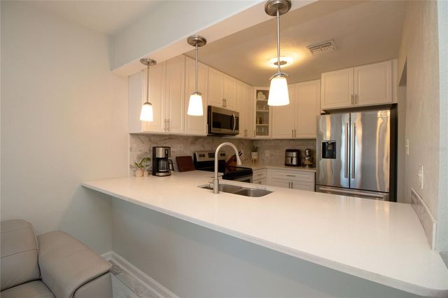 1547 35TH AVENUE N, St Petersburg, FL 33704