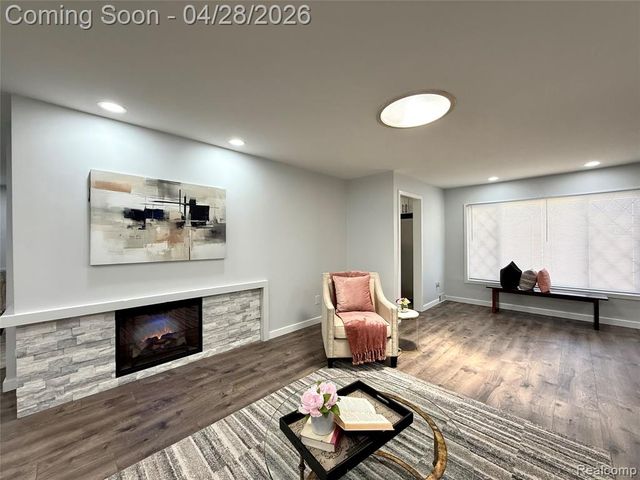 30840 Rock Creek Drive, Southfield, MI 48076