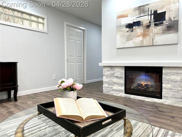 30840 Rock Creek Drive, Southfield, MI 48076