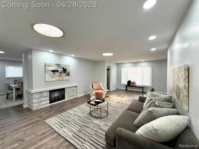30840 Rock Creek Drive, Southfield, MI 48076