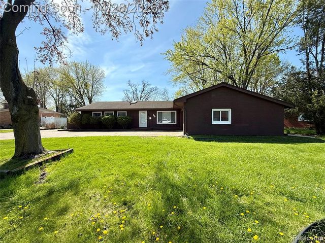 30840 Rock Creek Drive, Southfield, MI 48076