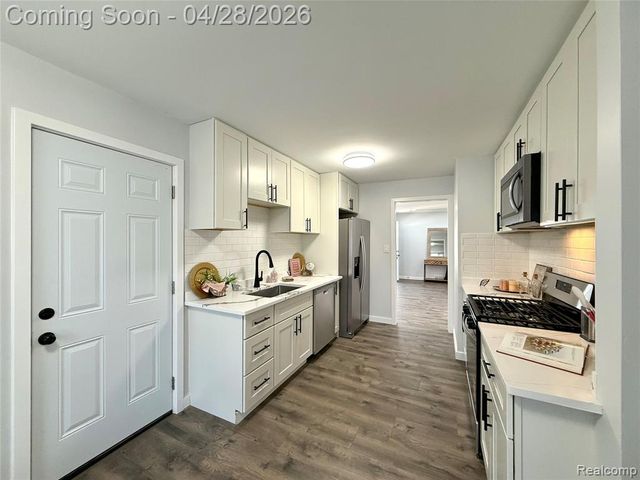 30840 Rock Creek Drive, Southfield, MI 48076