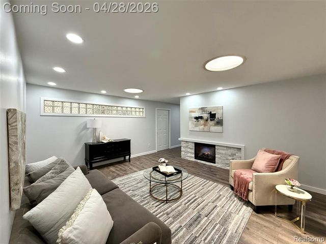 30840 Rock Creek Drive, Southfield, MI 48076