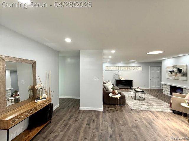30840 Rock Creek Drive, Southfield, MI 48076