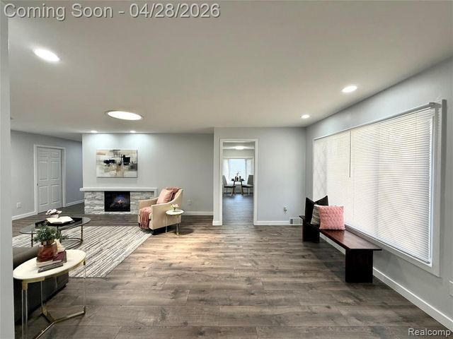 30840 Rock Creek Drive, Southfield, MI 48076