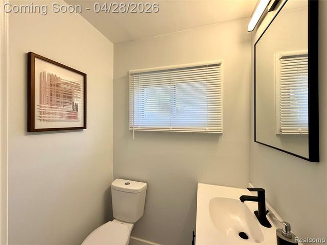 30840 Rock Creek Drive, Southfield, MI 48076