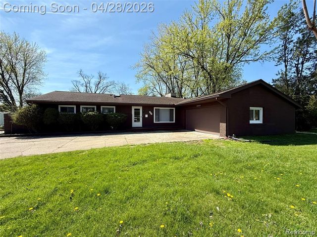 30840 Rock Creek Drive, Southfield, MI 48076