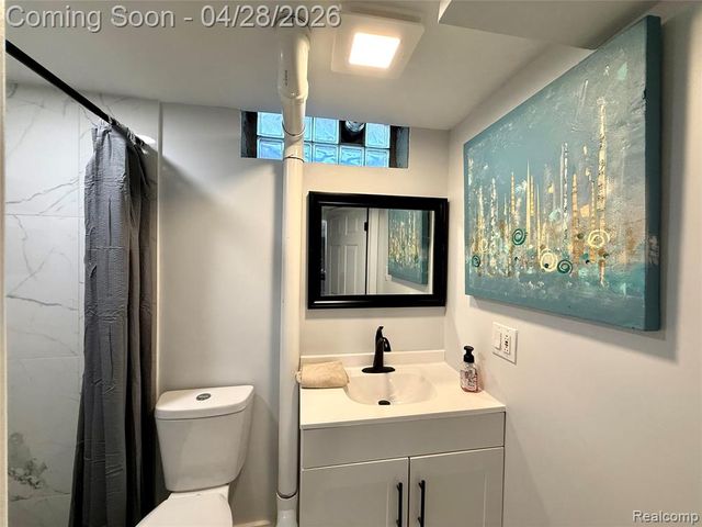 30840 Rock Creek Drive, Southfield, MI 48076