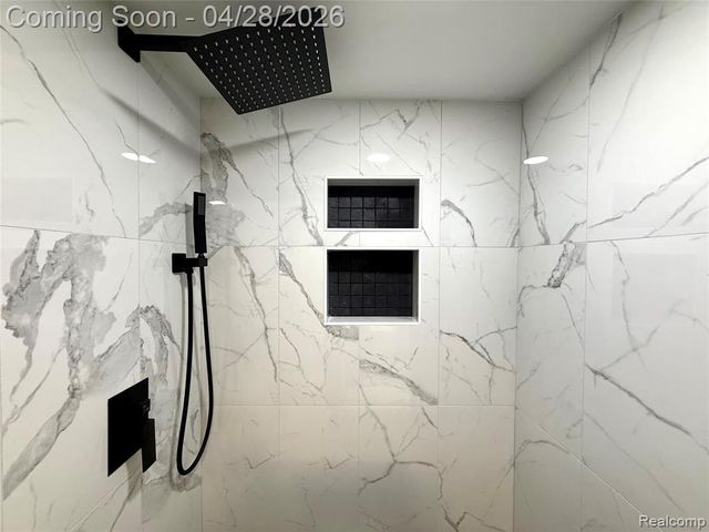 30840 Rock Creek Drive, Southfield, MI 48076