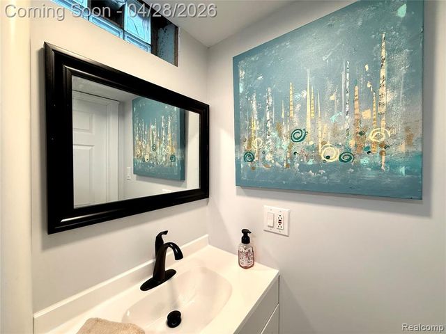 30840 Rock Creek Drive, Southfield, MI 48076