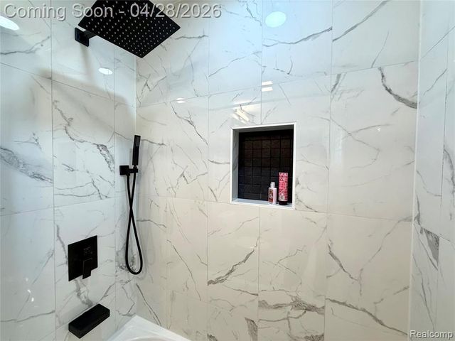 30840 Rock Creek Drive, Southfield, MI 48076