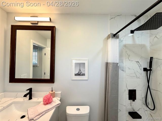 30840 Rock Creek Drive, Southfield, MI 48076