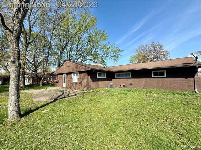 30840 Rock Creek Drive, Southfield, MI 48076