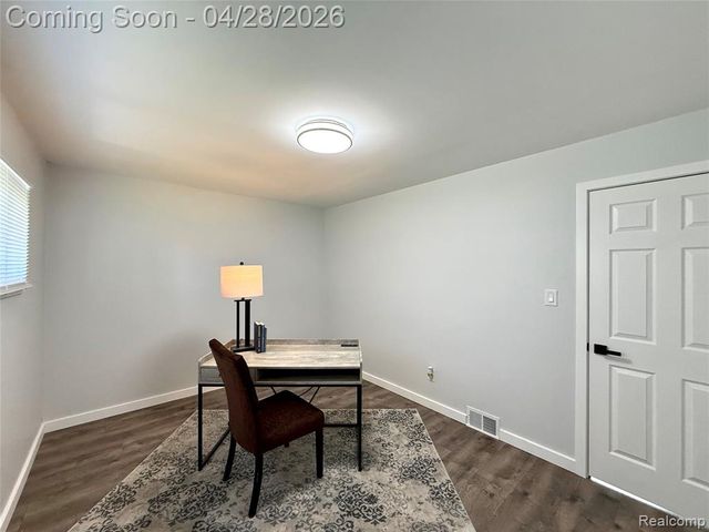 30840 Rock Creek Drive, Southfield, MI 48076