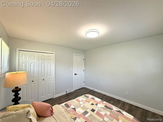 30840 Rock Creek Drive, Southfield, MI 48076