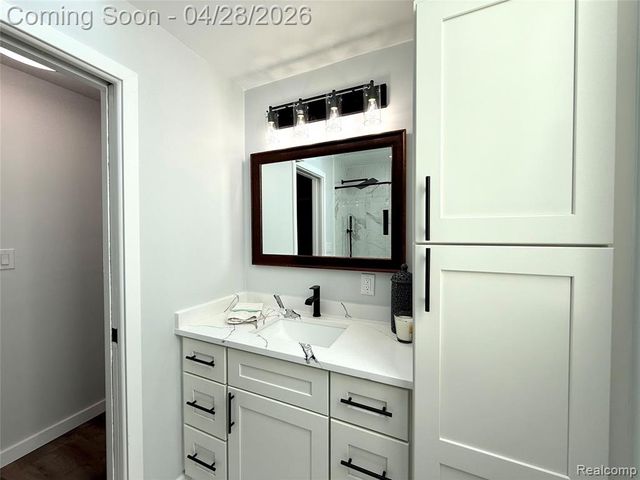 30840 Rock Creek Drive, Southfield, MI 48076