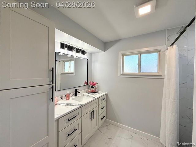 30840 Rock Creek Drive, Southfield, MI 48076