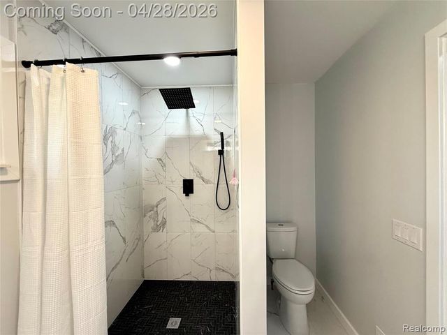 30840 Rock Creek Drive, Southfield, MI 48076