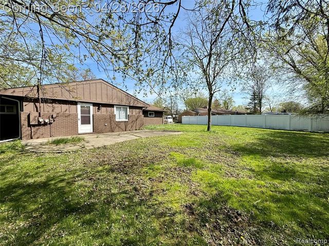 30840 Rock Creek Drive, Southfield, MI 48076