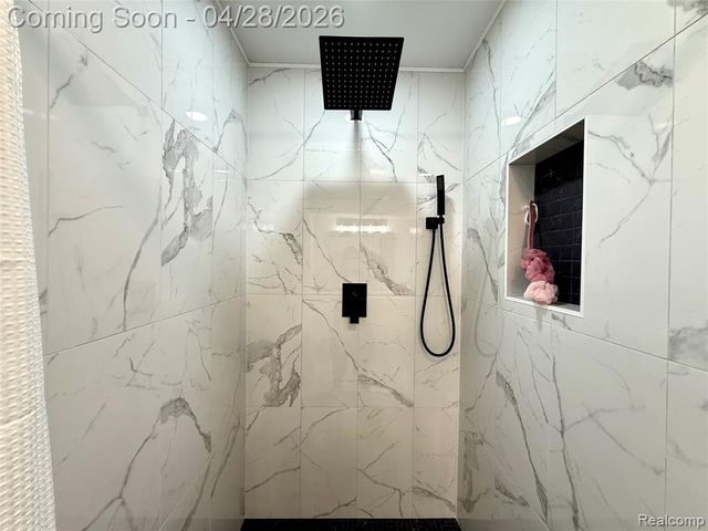 30840 Rock Creek Drive, Southfield, MI 48076