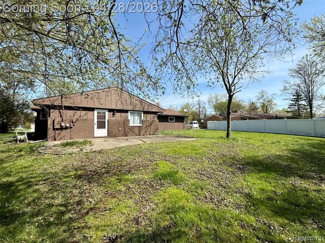 30840 Rock Creek Drive, Southfield, MI 48076