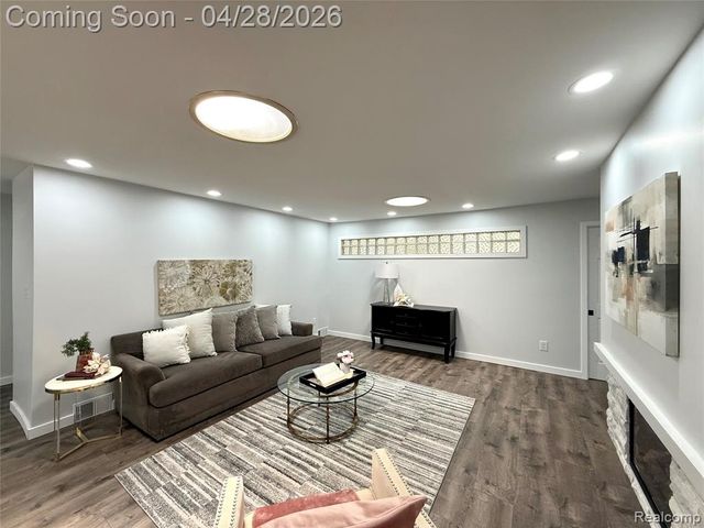 30840 Rock Creek Drive, Southfield, MI 48076