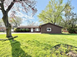 30840 Rock Creek Drive, Southfield, MI 48076