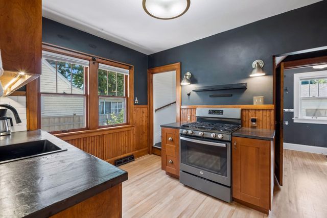 1301 Victoria Street N, Saint Paul, MN 55117