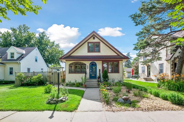 1301 Victoria Street N, Saint Paul, MN 55117