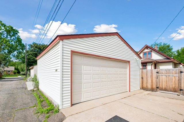 1301 Victoria Street N, Saint Paul, MN 55117