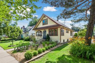 1301 Victoria Street N, Saint Paul, MN 55117