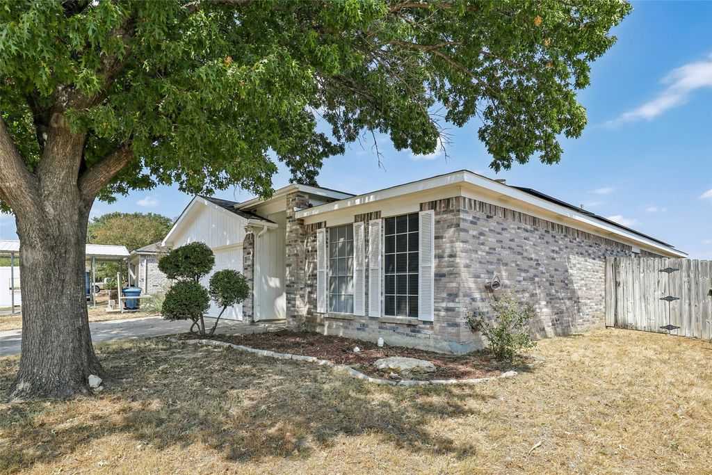 5558 Heatherglen Terrace, Fort Worth, TX 76179 — photo 2