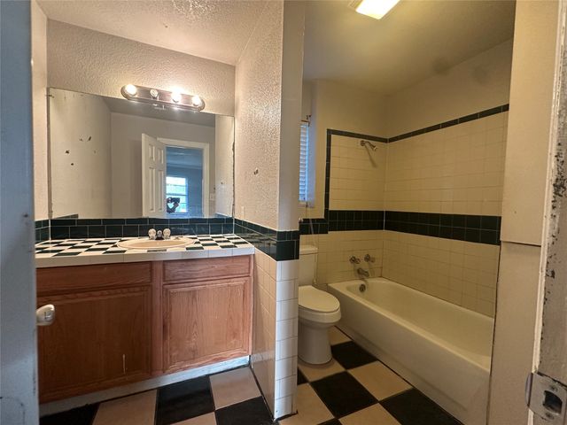 2820 Kirven Street, Dallas, TX 75227