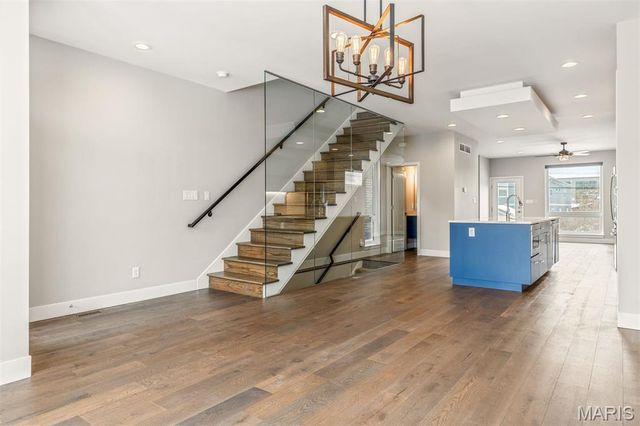 4326 Vista Avenue, St Louis, MO 63110