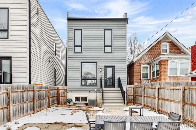 4326 Vista Avenue, St Louis, MO 63110