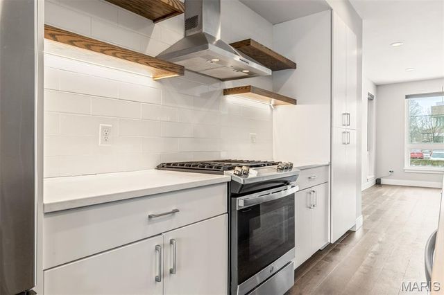 4326 Vista Avenue, St Louis, MO 63110